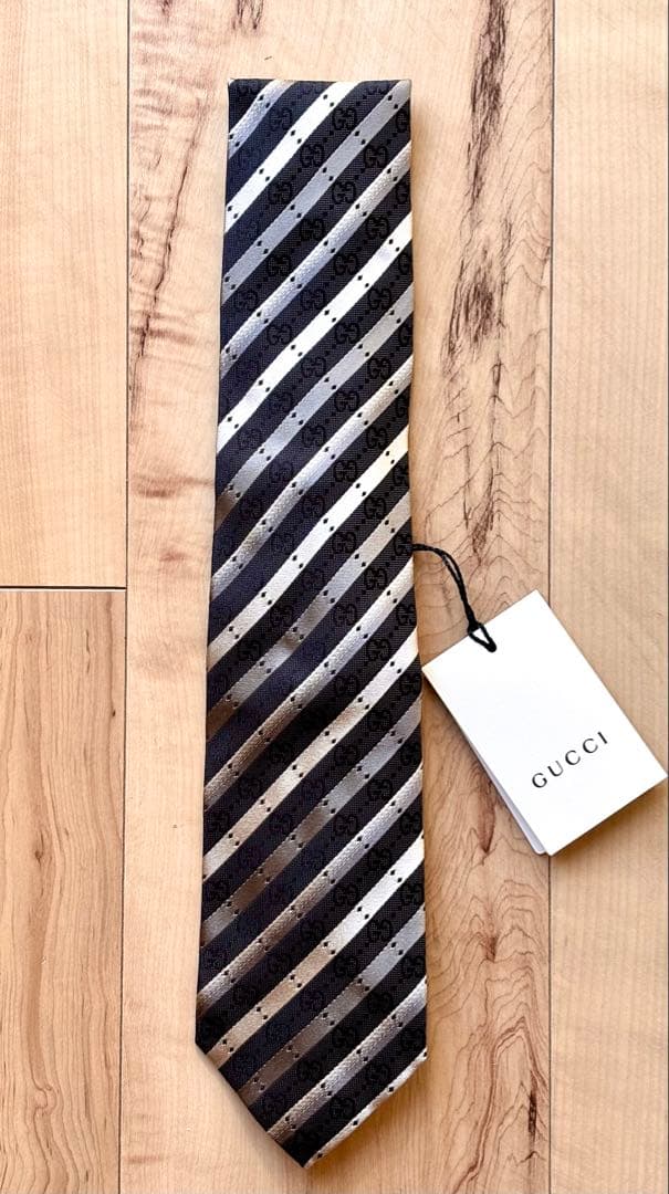 新品未使用】グッチ ネクタイ GG柄 ビー(蜂) シルバー×ブラック シルク