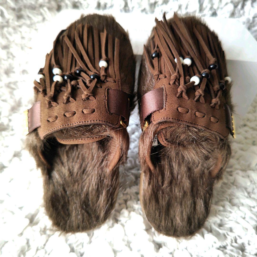 L'Appartment[SUICOKE]ファー×フリンジサボサンダル茶