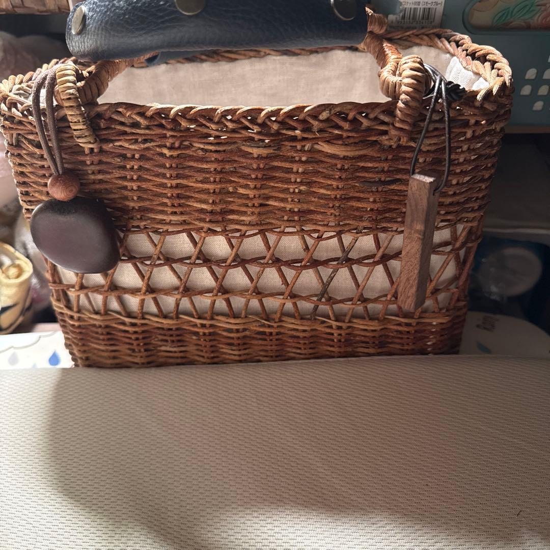 かごや国産アケビ かごバッグ 透かし編みあけび籠(国産材/中サイズ/リング取手)(約)幅34×マチ10.5
