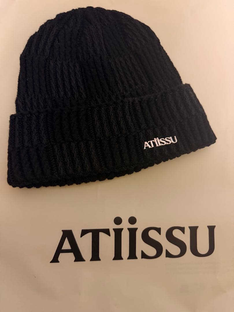 ATIISSU ブラック　ニット帽　アティシュ　スキズ ATiiSSU(アティシュ) ニットキャップ・ビーニー(レディース