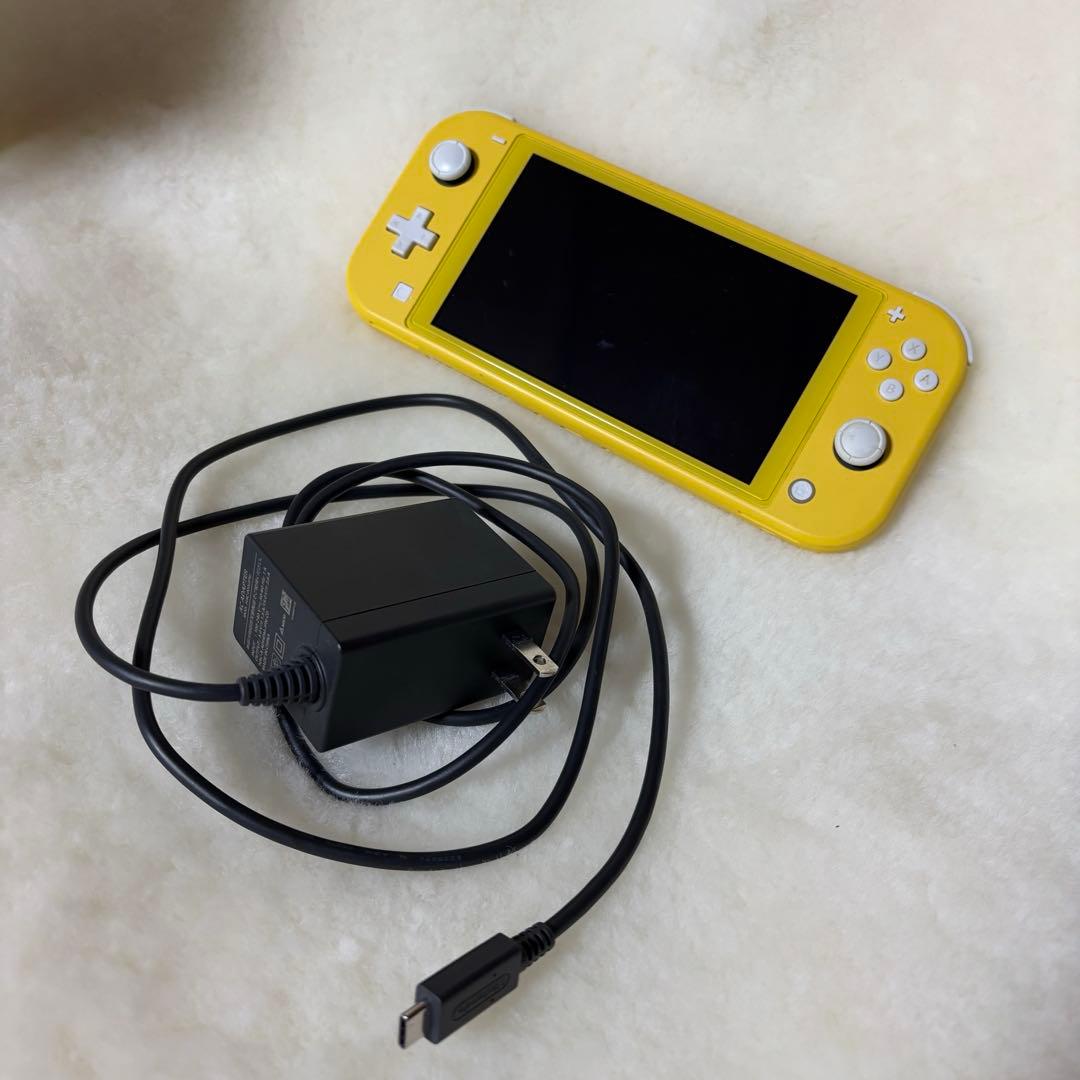 Nintendo Switch Lite イエロー 本体 充電器付き 中古品 Refurbished Nintendo Switch Lite Yellow Console & Charger Region