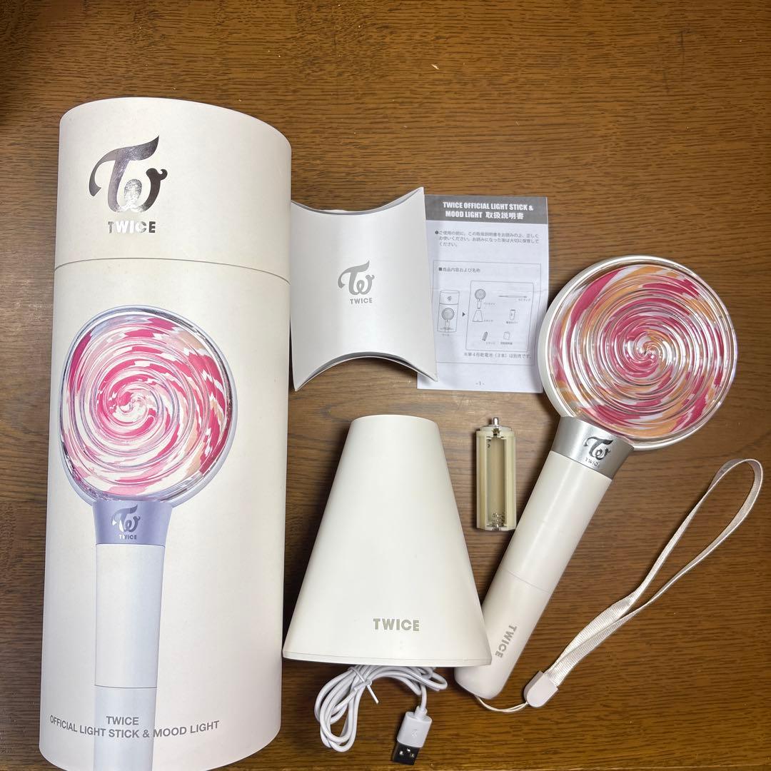 TWICE ペンライト 初代＆CANDY BONG Z - メルカリ