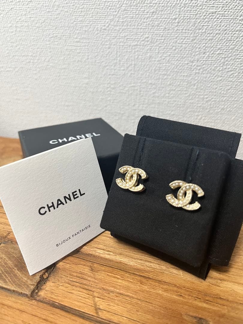 【CHANEL】　CCココマーク ラインストーン ピアス CHANEL(シャネル) ココマークラインストーンピアス シルバー サイズ