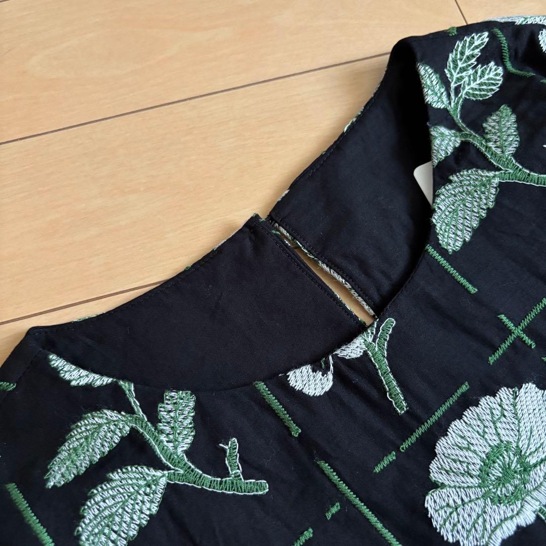 タグ付き】 bulle de savon 花切手の刺しゅう フレアーワンピース