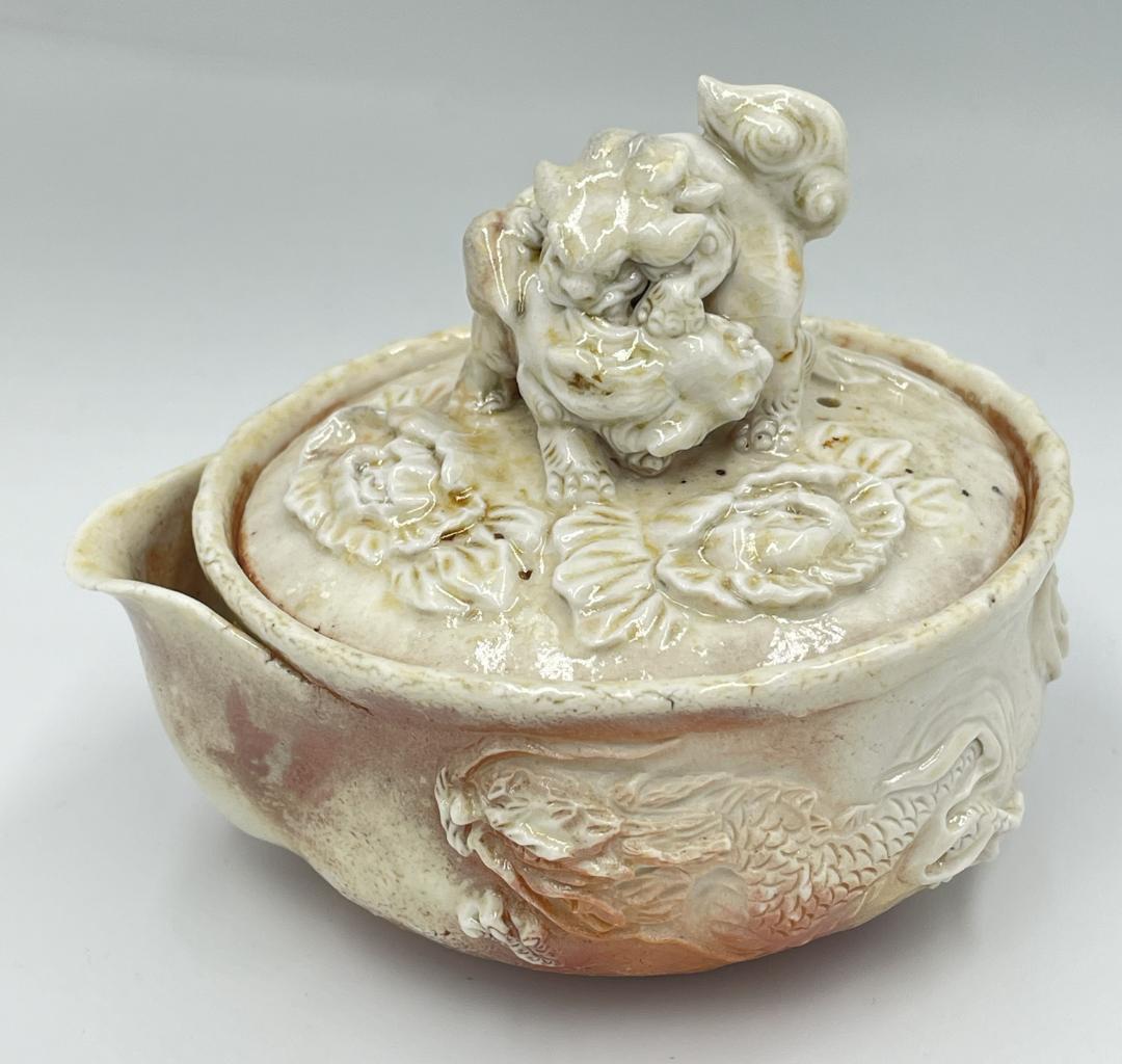 白備前 二匹獅子 宝瓶 手びねり NSH-003 - メルカリ