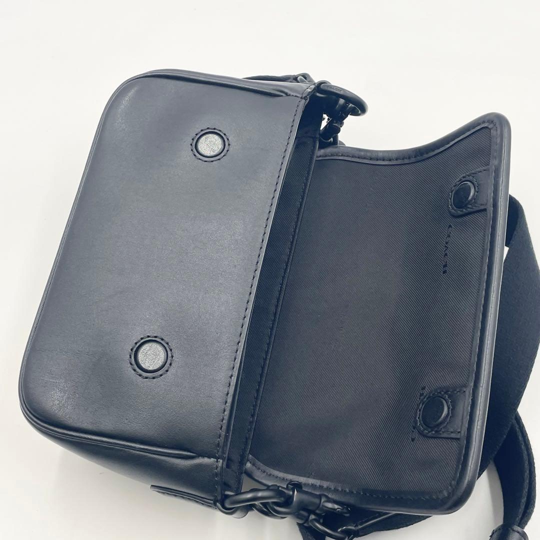 定価7.7万/未使用級 コーチ チャーター フラップ クロスボディ18ショルダー