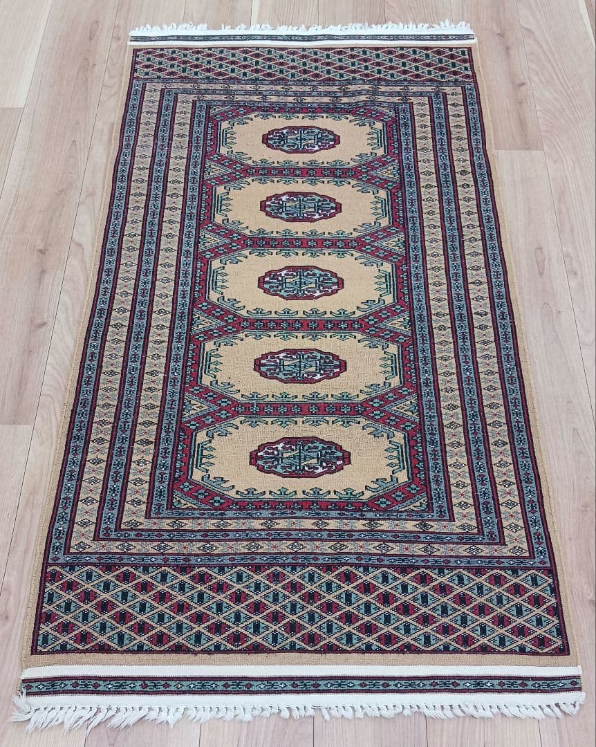 Y3387 パキスタン絨毯 ウール 手織り 130×77㎝ - メルカリ