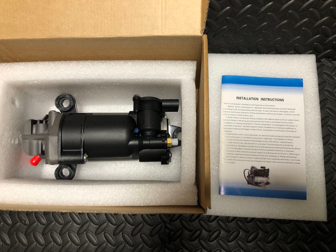 W221前期モデル エアサスコンプレッサー Mercedes-Benz（メルセデス・ベンツ） ベンツ W221 W216 純正OEM AMK製