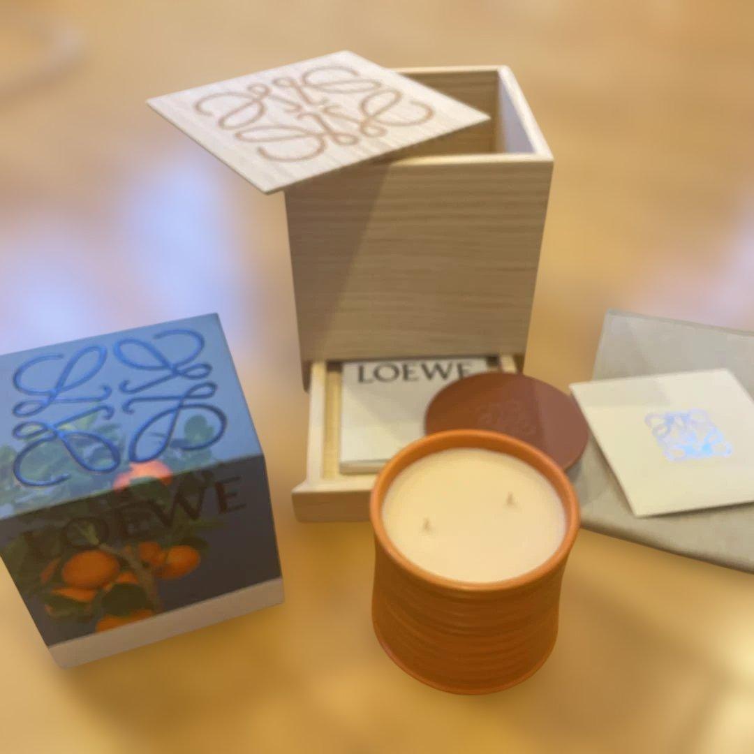 LOEWE アロマキャンドル 木製ボックス付き ロエベ パルファムから新キャンドル登場 感覚を呼び覚ます香り
