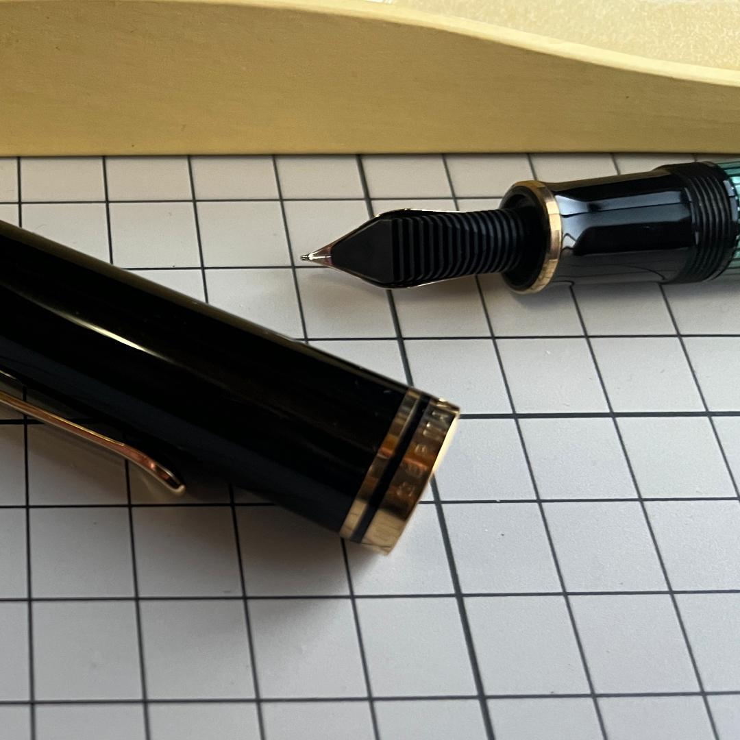 ペリカン万年筆 スーべレーンM800 緑軸 細字F - メルカリ