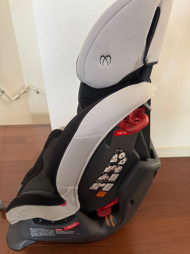 エールべべスイングムーンプレミアムチャイルドシート ブラック/グレー