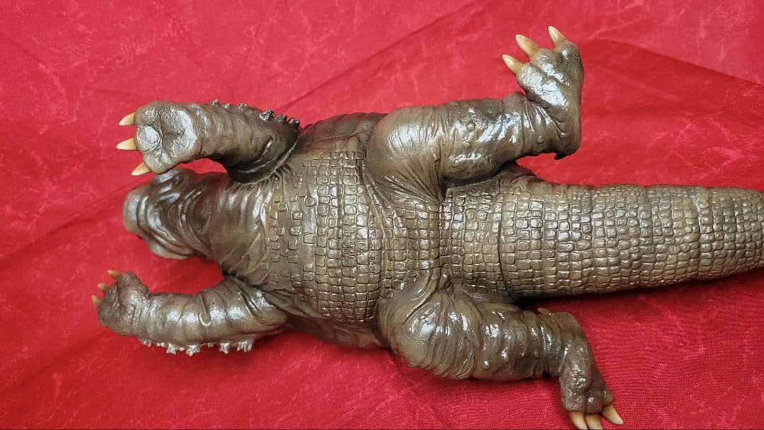 エ*ー様 ビリケン商会ソフビキット完成品 透明怪獣ネロンガガレージ