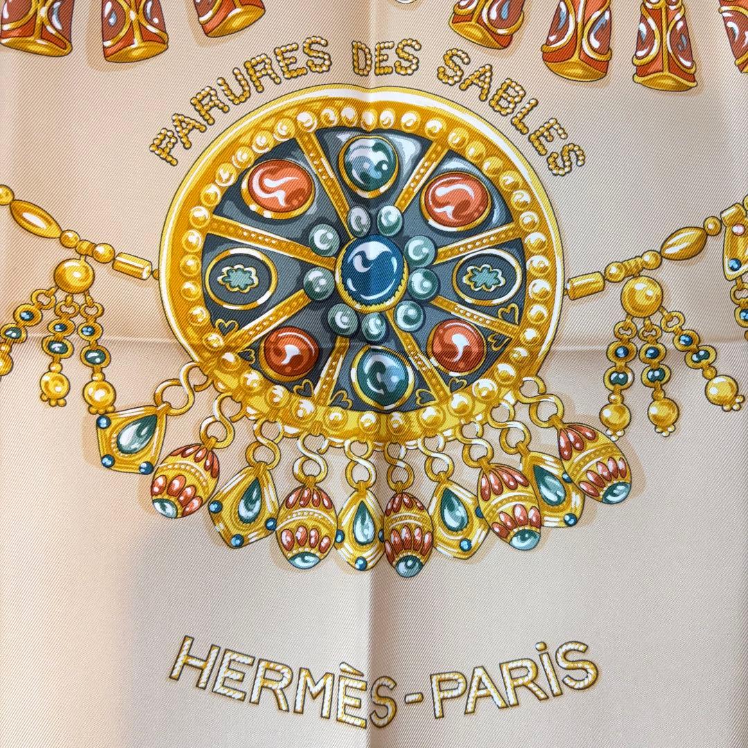 《新品未使用品》HERMÈS カレ90 砂漠のアクセサリー　スカーフ