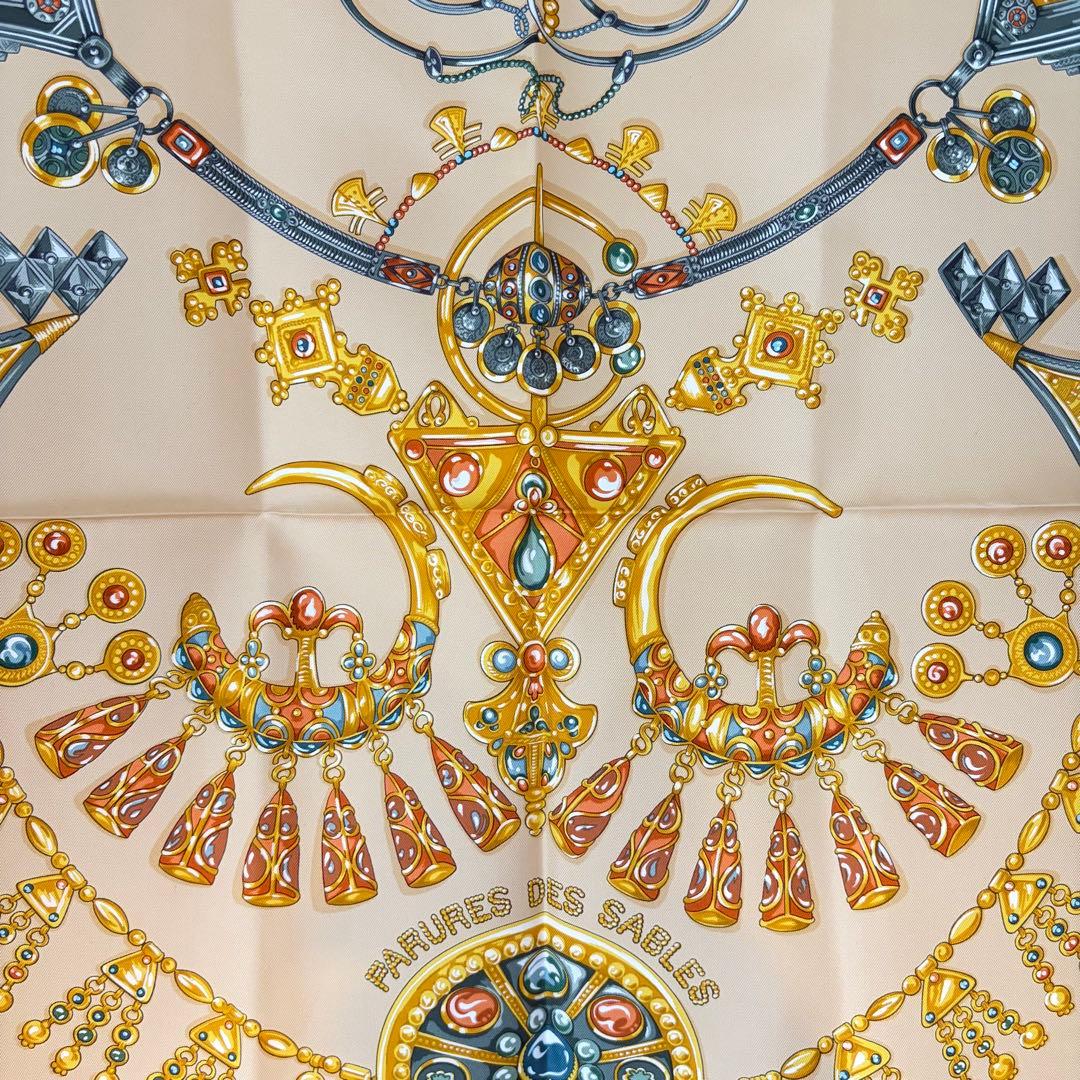 《新品未使用品》HERMÈS カレ90 砂漠のアクセサリー　スカーフ