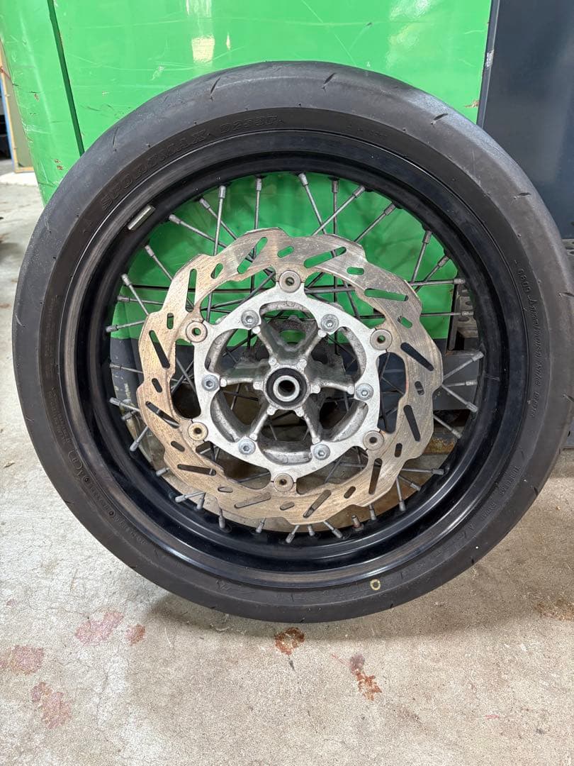 バイクタイヤ　ホイール付き　120/70 R17 M/C 車種不明 ミシュラン 120/70zr17 タイヤ バイク」の人気商品一覧 | 安い商品を