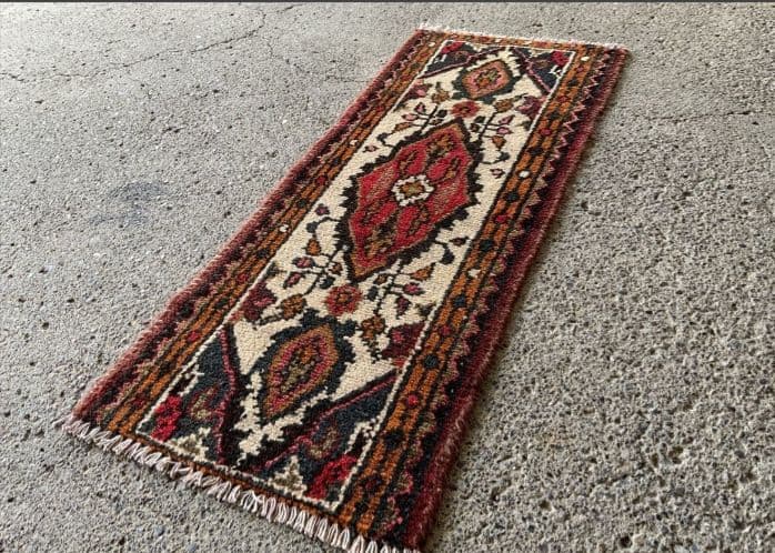 トライバルラグ★ハマダン★ペルシャ絨毯 ペルシャ絨毯 ハマダン オールド手織り絨毯 部族絨毯 トライバルラグ