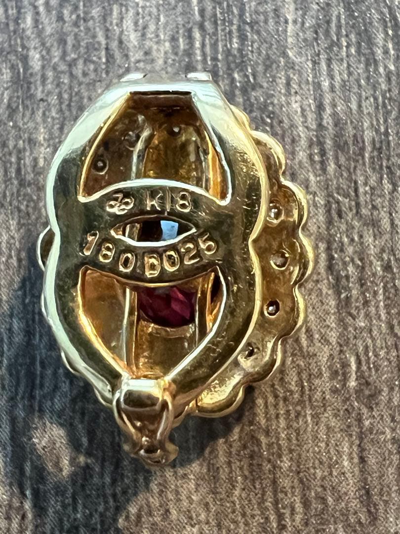 K18ゴールド 赤色の宝石 ダイヤトップ
