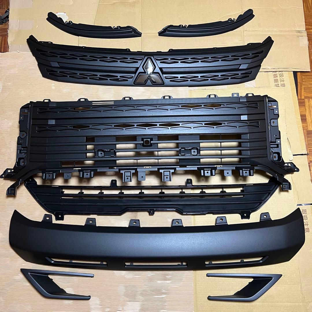 新型デリカD5 フロントグリル周り一式、ロワーバンパー、 チッピング塗装品