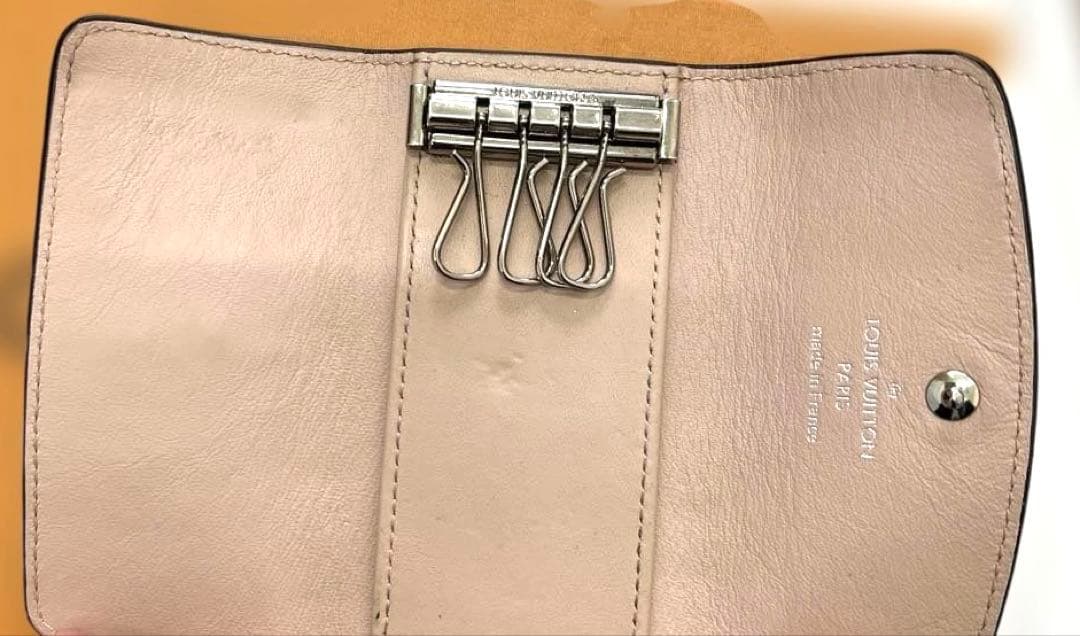 【美品】ルイヴィトン マヒナ キーケース ミュルティクレ　マグノリア