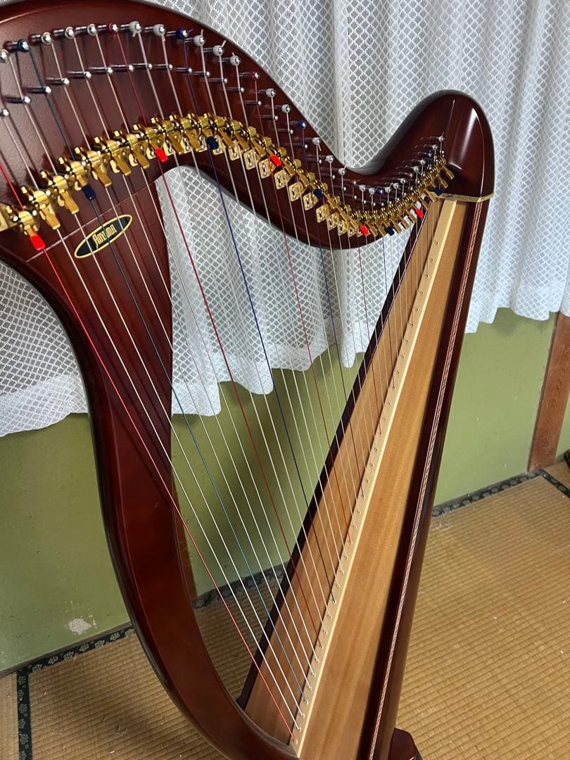 ramu　青山 AOYAMA ダークブラウン 34弦ハープ 130DB アオヤマ NON-PEDAL HARP The130(DB)｜マツヤマ楽器 Online Shop