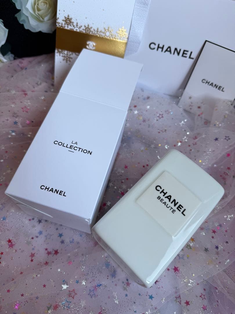 レアシャネル　ノベルティ　非売品　ブラシスタンド/ペン立て/花瓶 2026年最新】シャネルブラシスタンドの人気アイテム - メルカリ