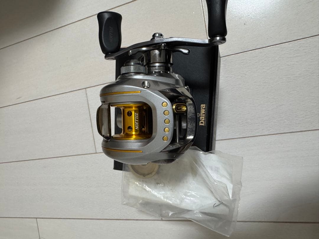 ダイワ Zillion 100HL ギヤ比4.9カスタム DAIWA（ダイワ） 【目玉商品】ダイワ 22 ジリオン TW HD 1000XHL (左