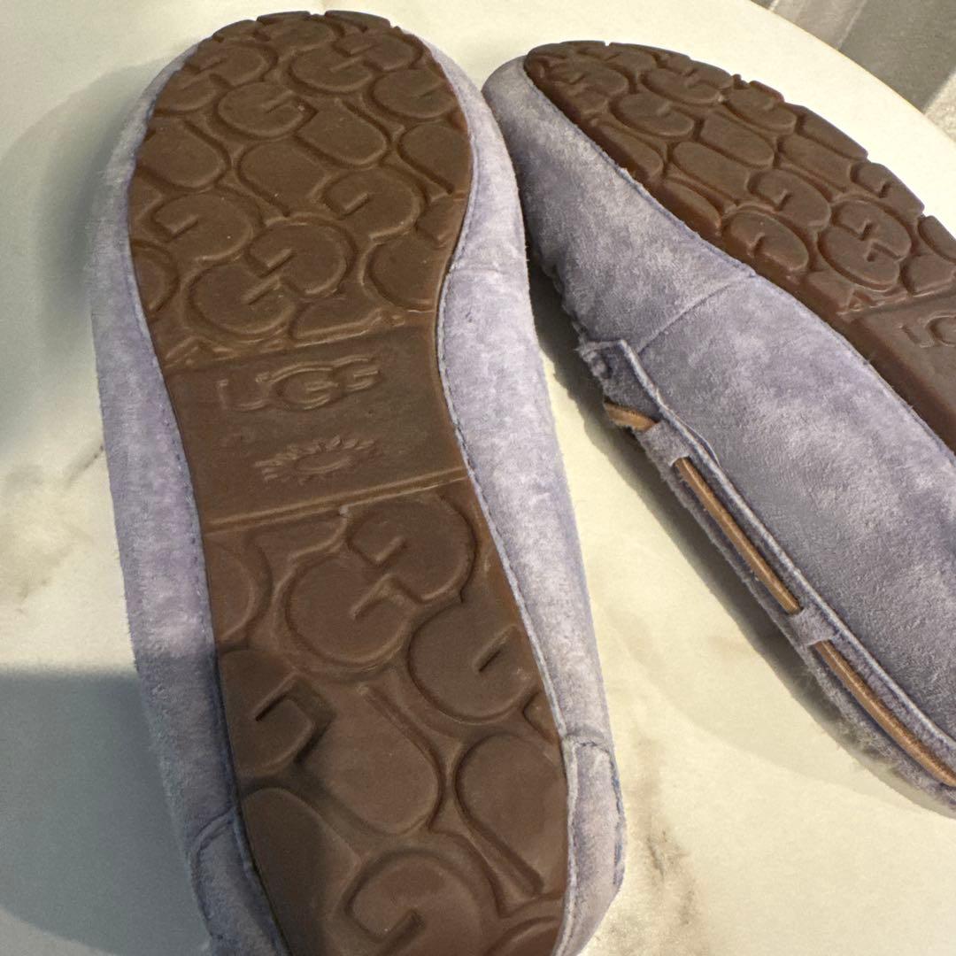 UGG グレー スエード モカシン - メルカリ