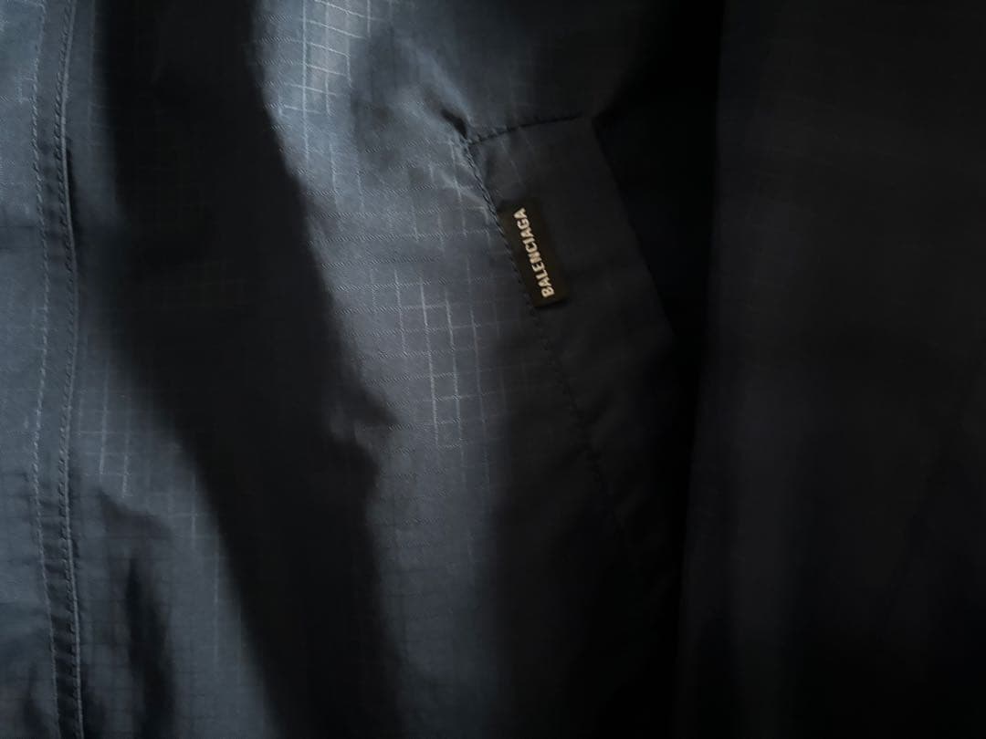 【美品】バレンシアガ 厚手 ナイロン ジャケット 短丈 ネイビー