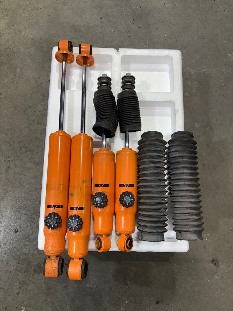 ハイエース 用ユーアイビークル コンフォートRショックアブソーバー中古取り外し品 Uivehicle ユーアイビークル コンフォートショックアブソーバー