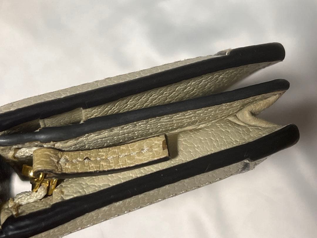 《値下げしました》GUCCI オフィディア マーモント シェリーライン 折り財布