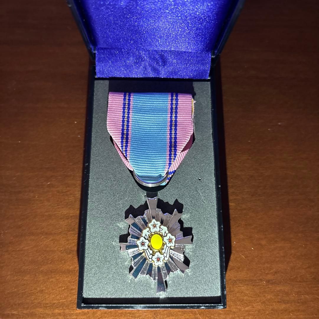 第四級防衛功労章 ケース付き - メルカリ