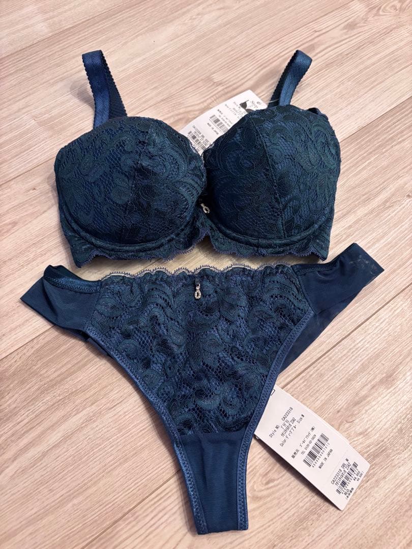 ブラデリスニューヨーク　E65 M ブラジャー　ショーツタンガ　セット　ナオミ