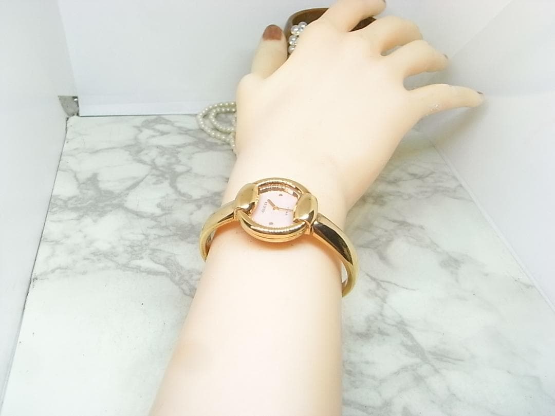 にゃんこ様 美品 グッチ 1400L GG文字盤 ピンクゴールド カラー - メルカリ