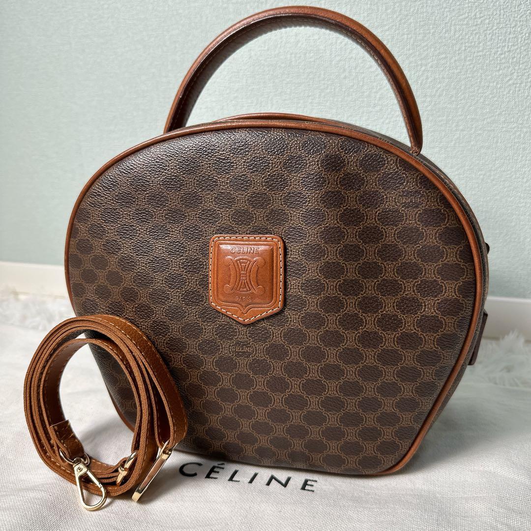 CELINE ブラウン レザーポーチ 半月型