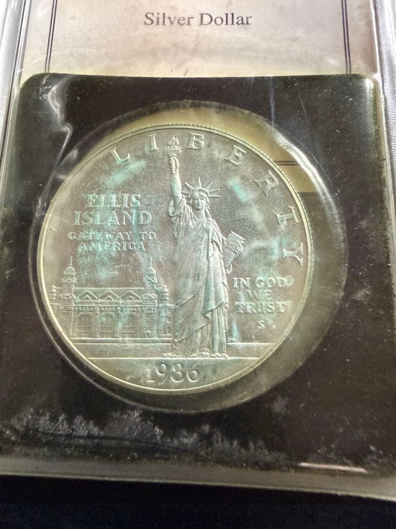 本物]1986年 アメリカ 米国 自由の女神 1ドル銀貨 - メルカリ