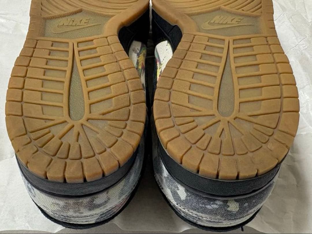 Supreme × Nike SB Dunk Low \"Rammellzee\"