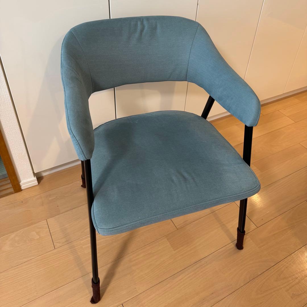 肘付きダイニングチェア ニトリ イジー BL - メルカリ
