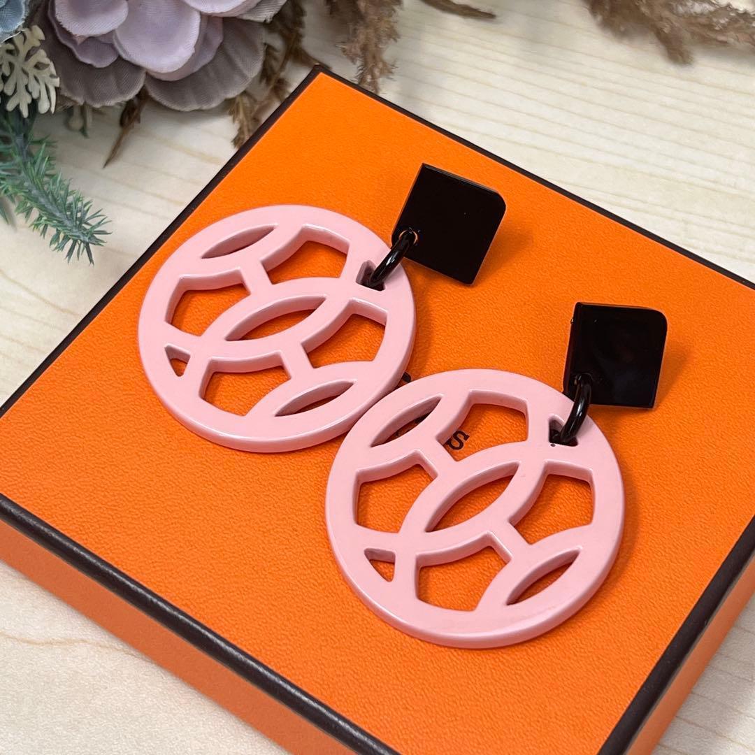 美品 エルメス アヴァ バッファローホーン ピアス ピンク ブラック