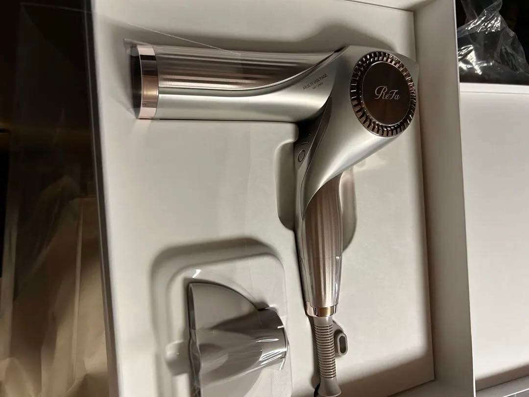 リファ ビューテックドライヤー BX W シャンパングレージュ - メルカリ