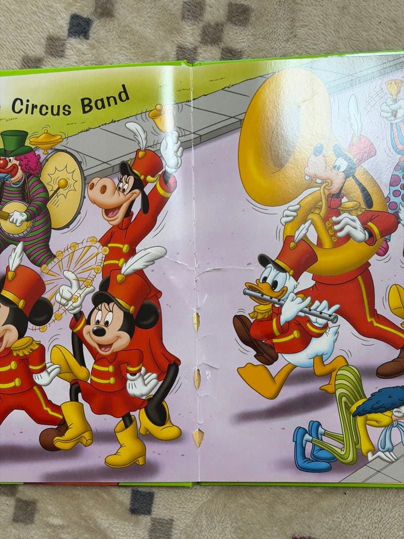 【中古特価】2018 DWE ディズニー英語 DVD、CD、BOOK