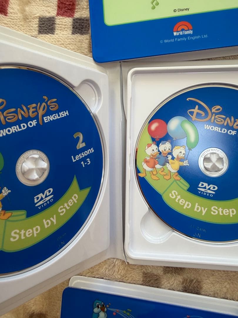 【中古特価】2018 DWE ディズニー英語 DVD、CD、BOOK