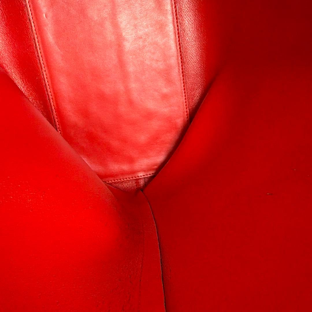 スタッズ付き黒レザートートバッグ