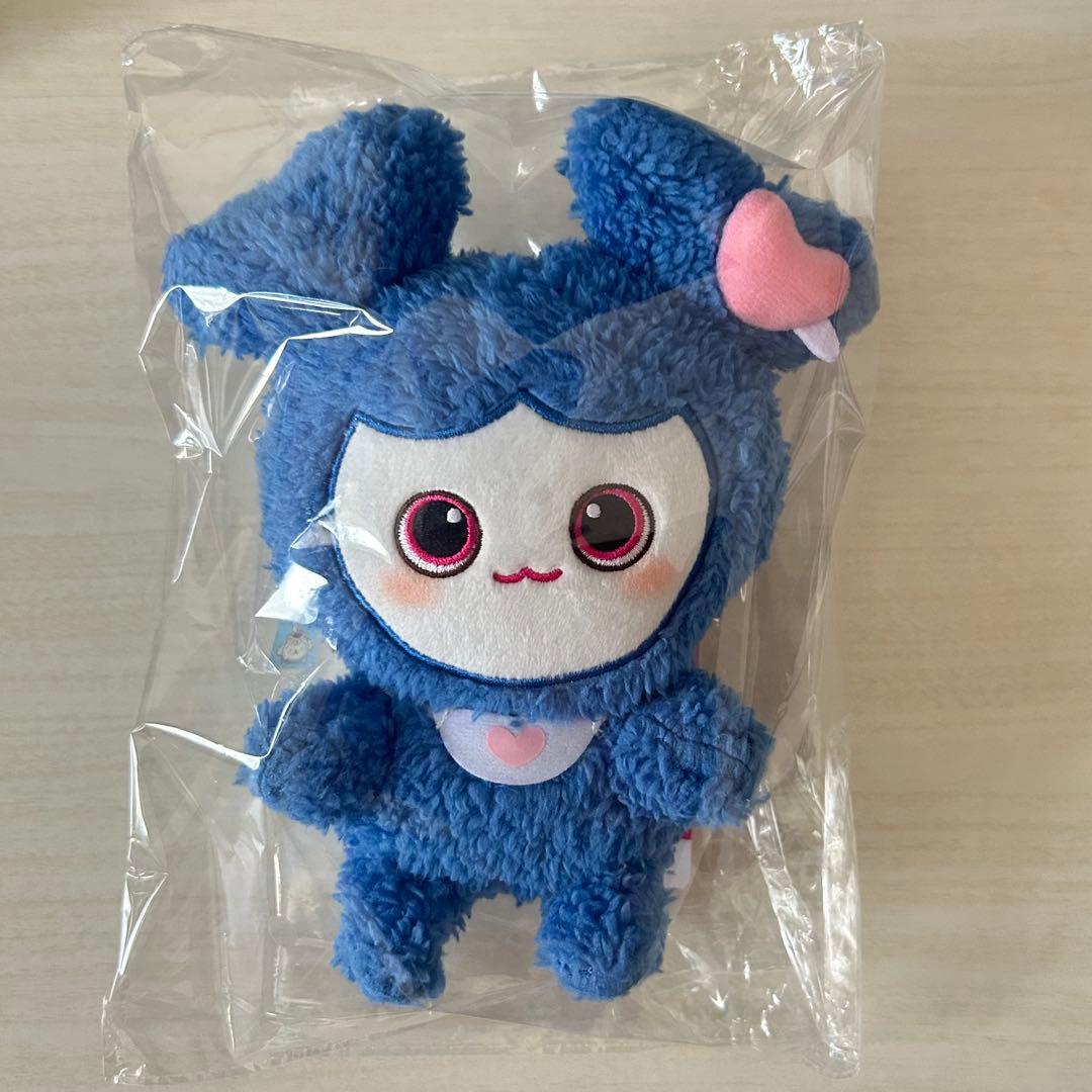 TWICE LOVELYS ツウィ ふわもこおすわりぬいぐるみ - メルカリ