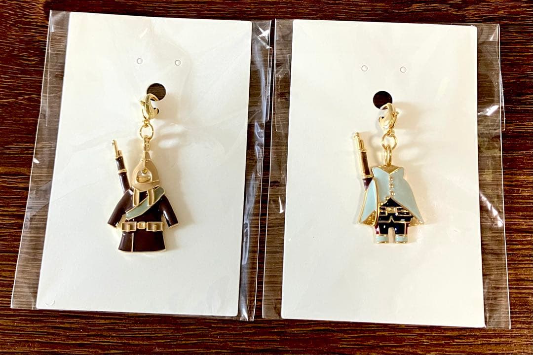 ゴールデンカムイ 尾形百之助 ヴァシリ 衣装チャームセット - メルカリ