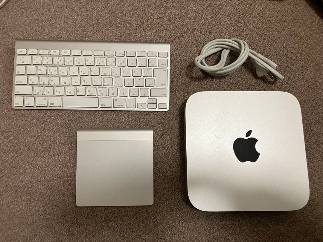 Mac mini（2014）本体&純正キーボード&パッド&ケーブル - メルカリ