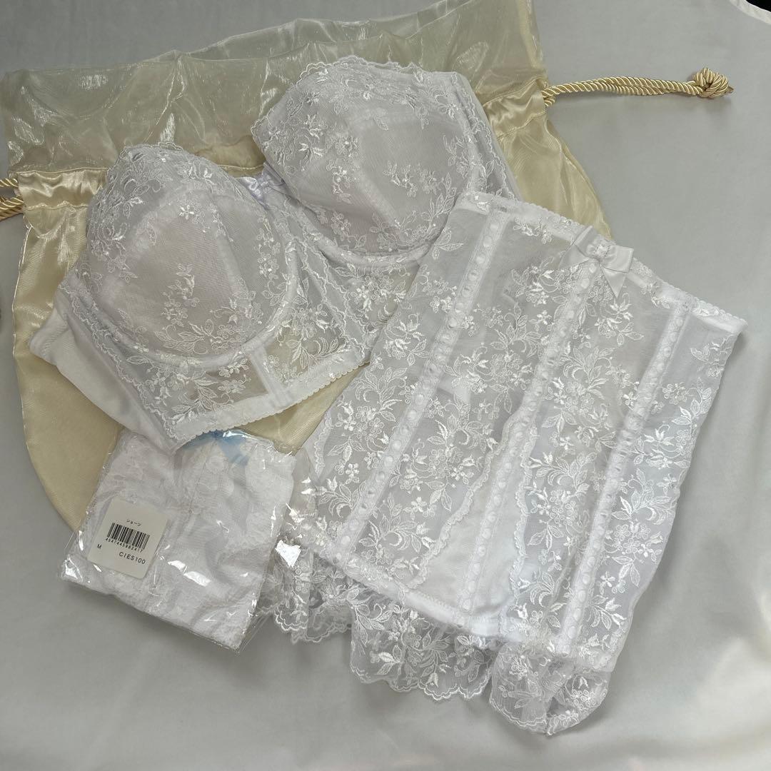 セモアブライダルインナーE70ホワイト