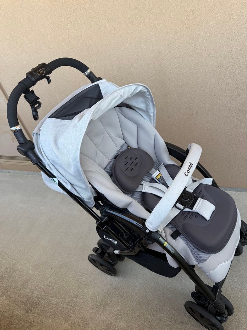 コンビホワイトレーベル クロスゴー ベビーカー エッグショック