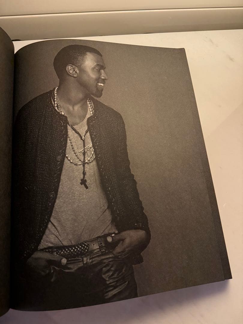 THE LITTLE BLACK JACKET 初版 2012年シャネル 写真集 - メルカリ