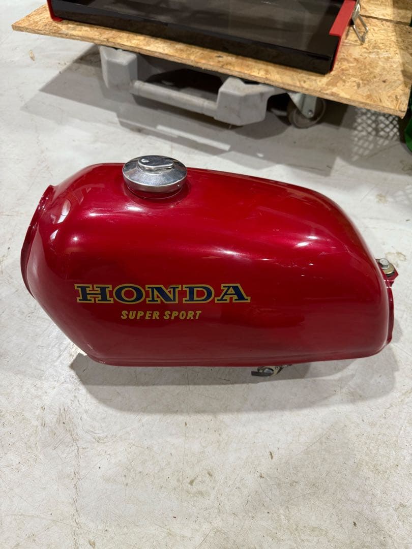 ノ*キ様 エイプ50.エイプ100 赤パールタンクキタコシートセット - メルカリ