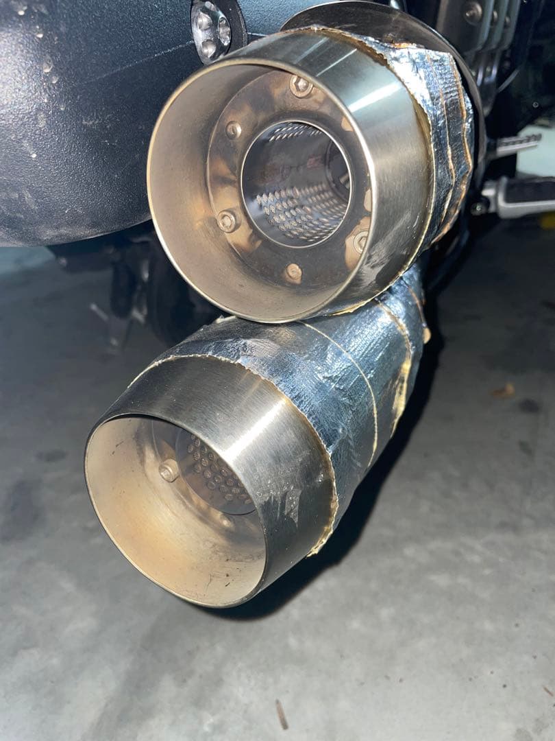 値下げ　トライアンフ　ロケット3r マフラー